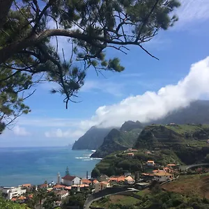  Hébergement de vacances Pereira's House - Mountain & Sea